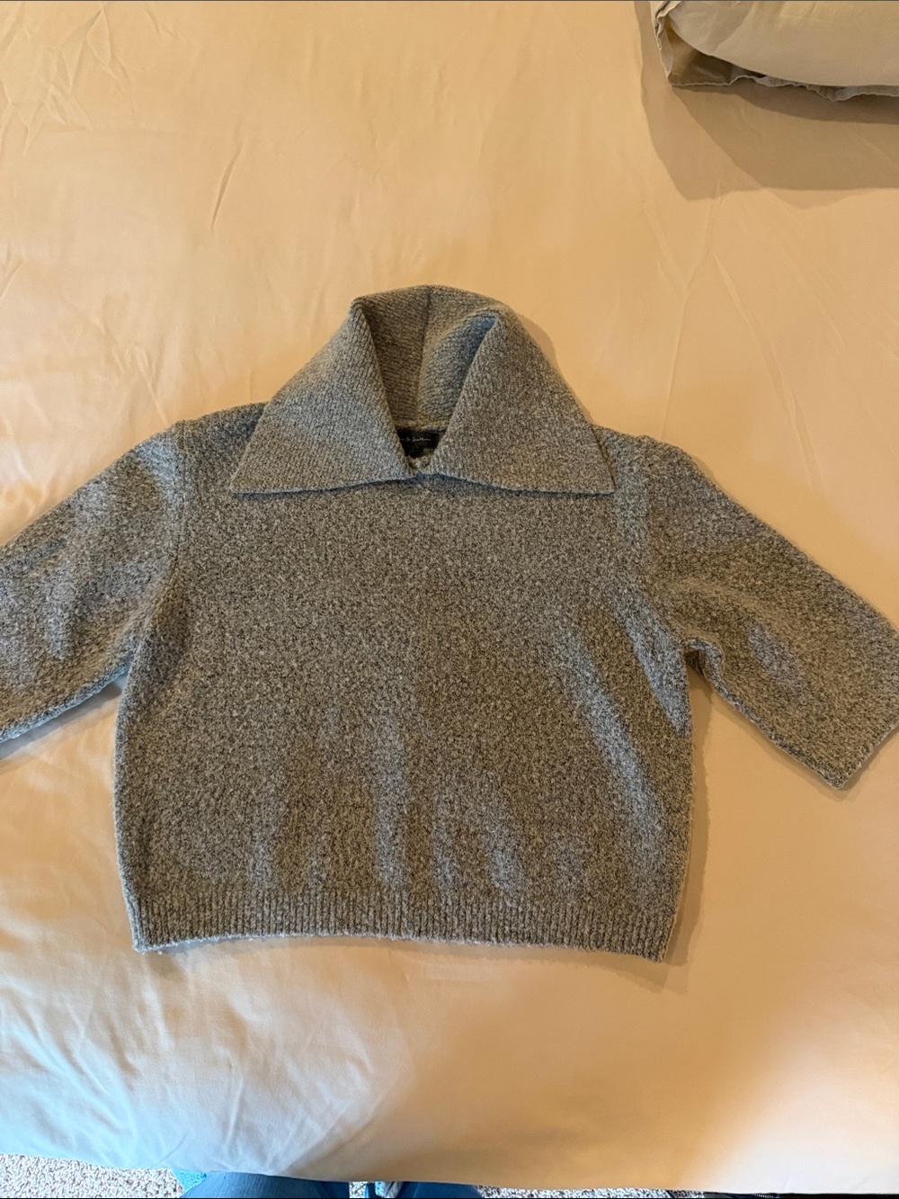 Women's Gray Short-Sleeve Turtleneck Sweater with Fold Collar